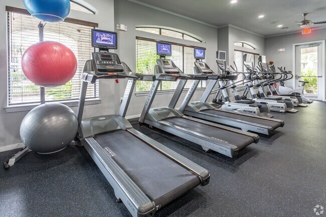 Building Photo - Spacious Style Meets Comfort | Move In Today!
