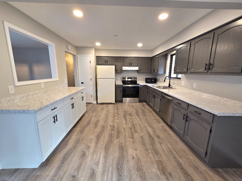 Building Photo - 3856 Magnolia Dr