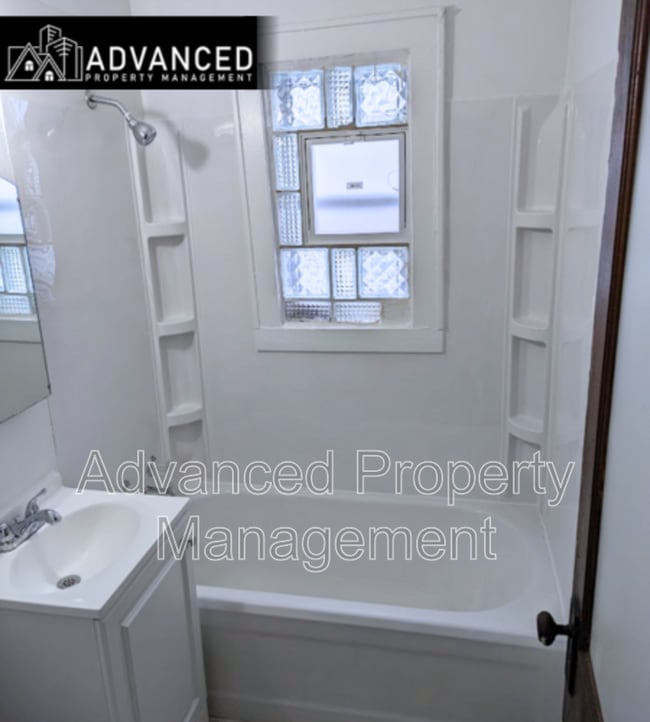 Building Photo - 3251 N 28th St