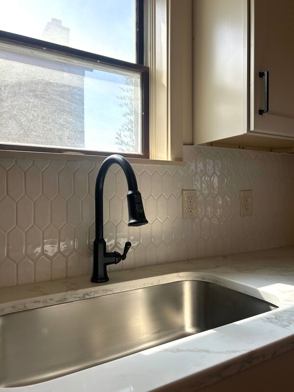 Building Photo - 114 Augusta St