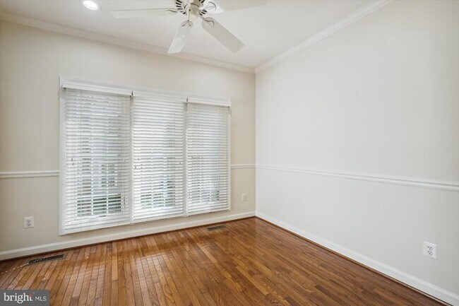 Building Photo - 4524 Fair Valley Dr