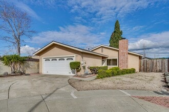 Building Photo - Modernized Fremont Gem: 3BR/2BA with Designer Finishes & Gated Backyard