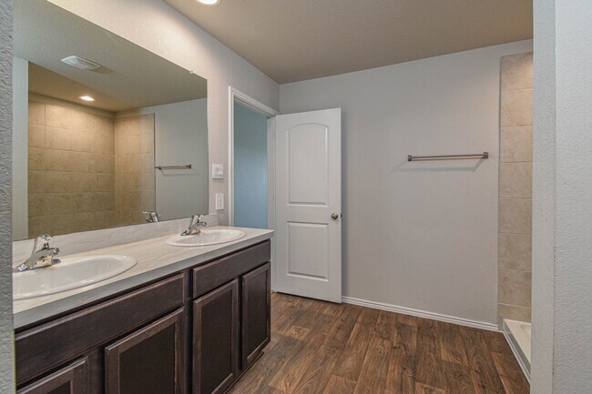Building Photo - 21540 Rustic Elm Dr