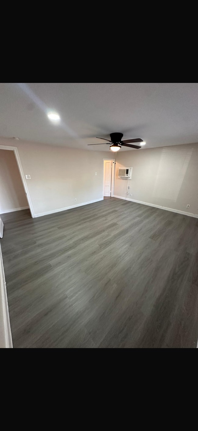 Master bedroom - 2308 W 6th Ave