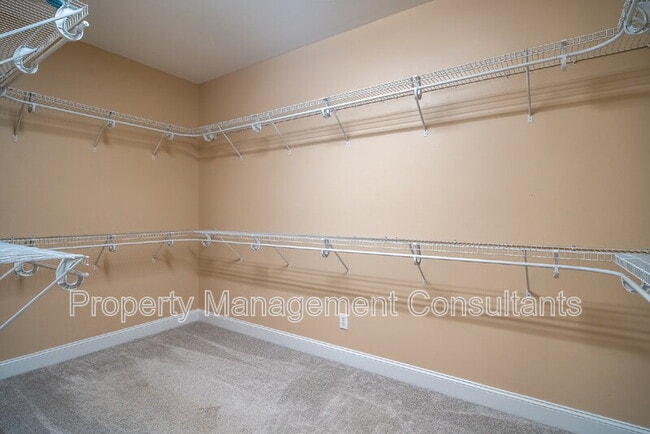 Building Photo - 178 Sarah Jane Dr
