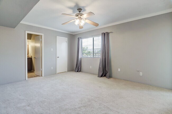 Building Photo - 1115 Augusta Dr