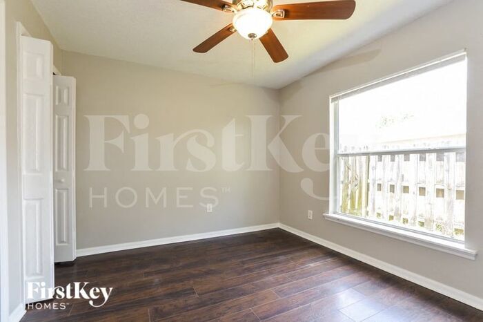 Building Photo - 506 Kingfisher Dr