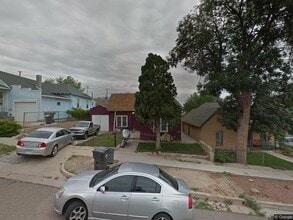 Building Photo - 415 E Ash St