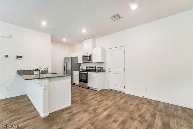 Building Photo - 7483 Coastal Ledge St