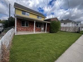 Building Photo - 739 S Arthur Ave