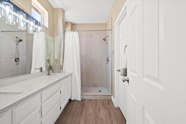 Building Photo - Stylish Single-Story 3-Bedroom Partially Furnished Home Designer Kitchen & Private Backyard Oasis