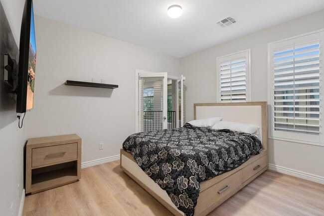 Building Photo - 14450 N Thompson Peak Pkwy