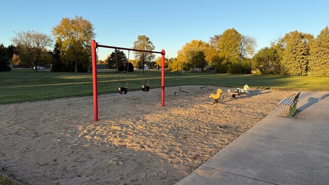 Building Photo - 785 Clearwood Ct