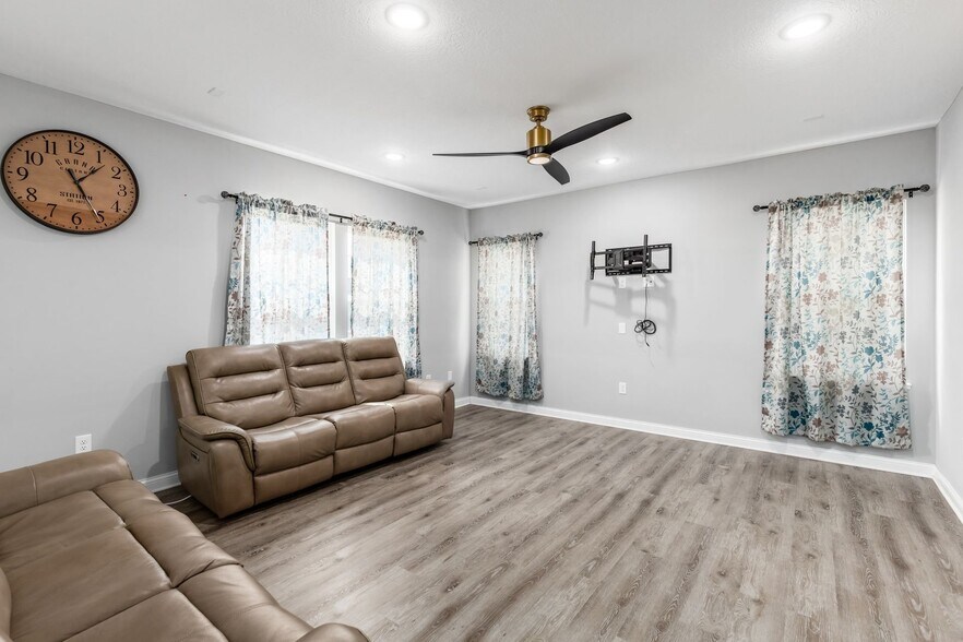 Building Photo - 7364 Whimbrel Ln