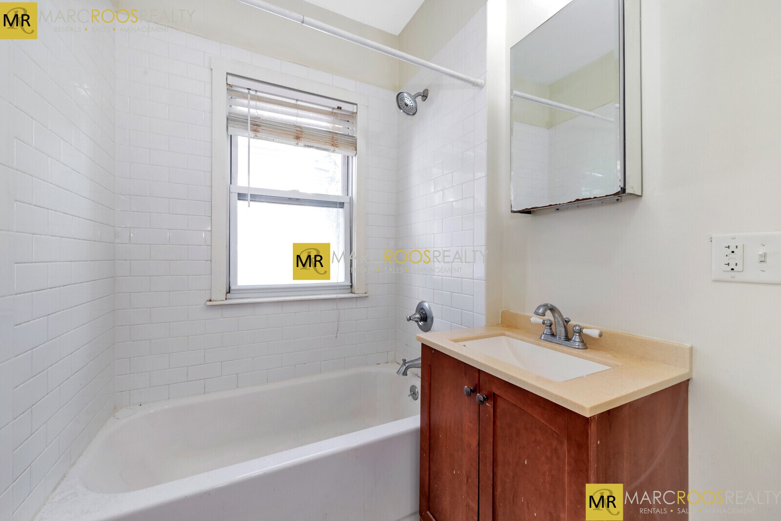 Building Photo - 31 Champney St