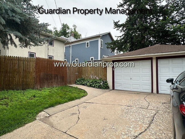 Building Photo - Linden Hills Main Upper Level  Duplex, Fenced Yard, 1 Car Garage, Dishwasher, Storage, Laundry
