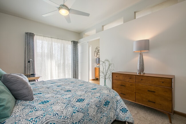 Building Photo - 401 Central Ave NE