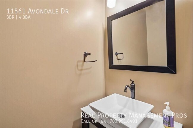 Building Photo - 11561 Avondale Dr