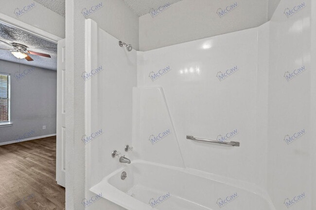 Building Photo - 409 Rockcrest Dr