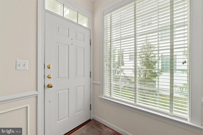 Building Photo - 14160 Catbird Dr