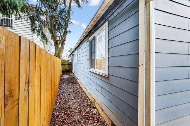 Building Photo - 4801 NE Killingsworth St