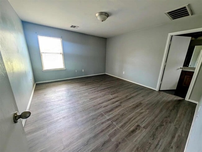 Building Photo - 7909 Chumley Ln
