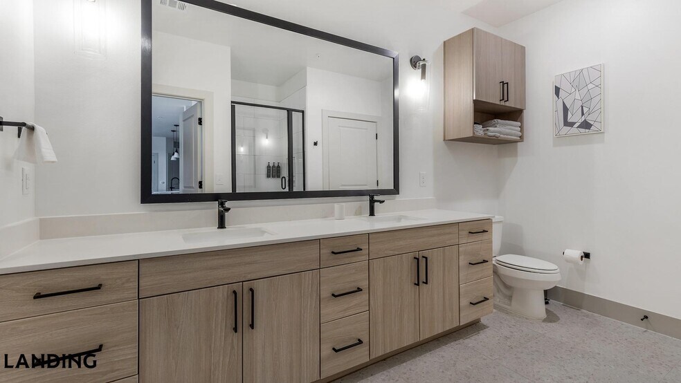 Building Photo - 18111 La Cantera Terrace
