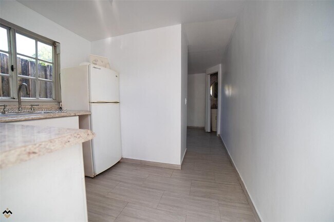 Building Photo - 12615 E Randall Park Dr