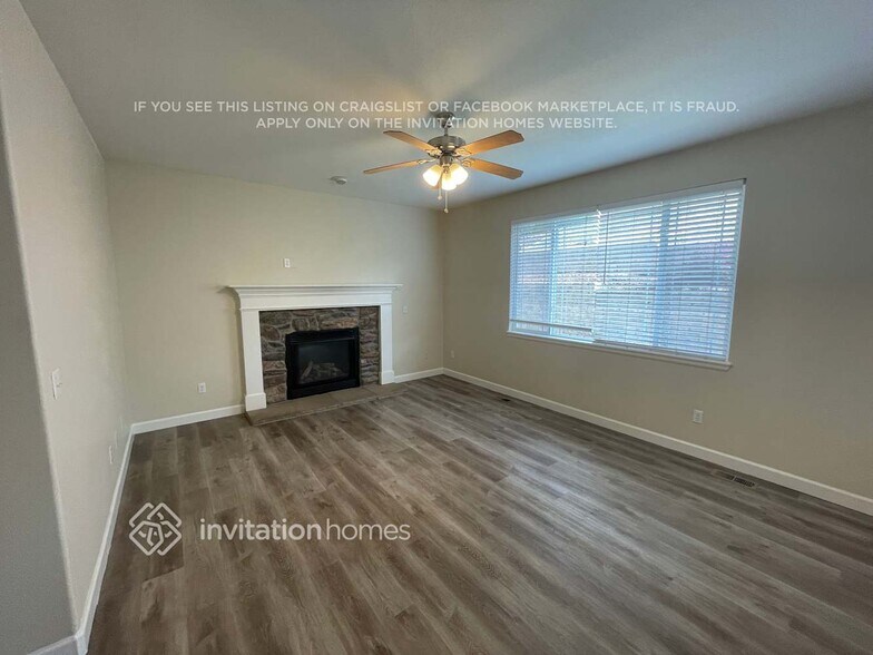 Building Photo - 2448 Bellavista St