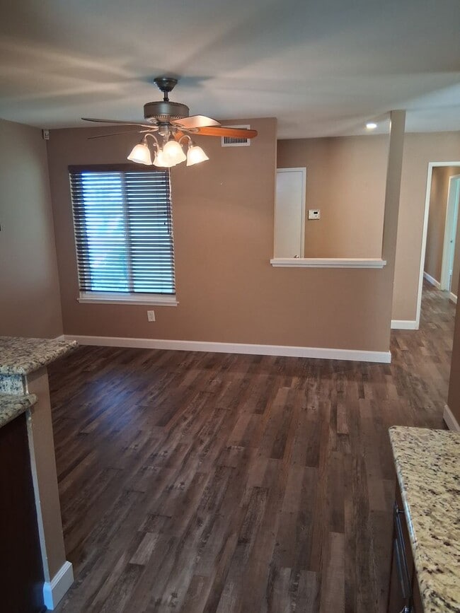 Building Photo - 5939 Petite Ct