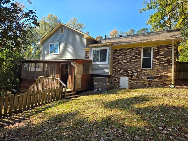 Building Photo - 3844 Creek Ct