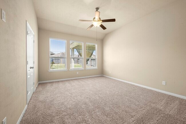 Building Photo - 3835 Raintree Village Dr