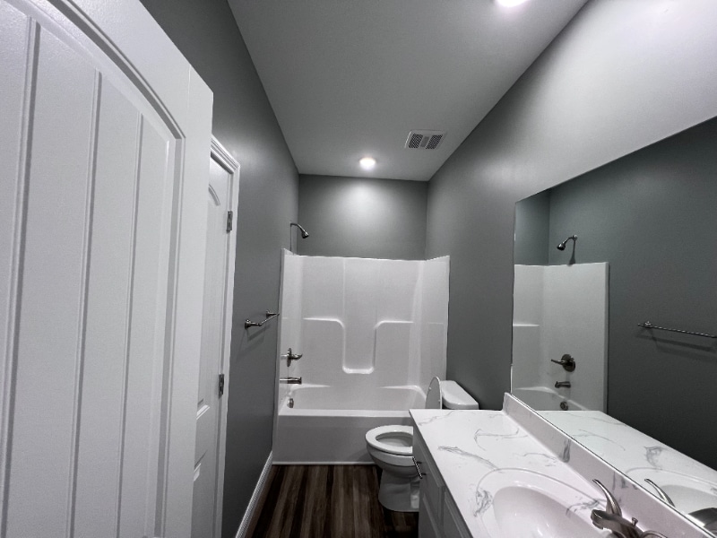 Building Photo - 104 Twin Oaks Dr