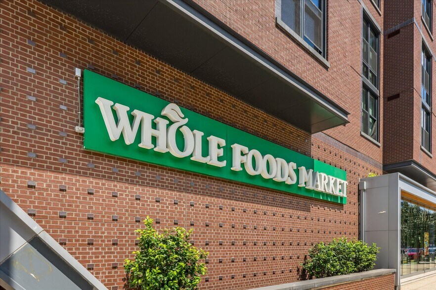 Neighborhood Amenities - 1208 1/2 Wylie St NE