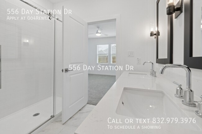 Building Photo - 556 Day Sta Dr