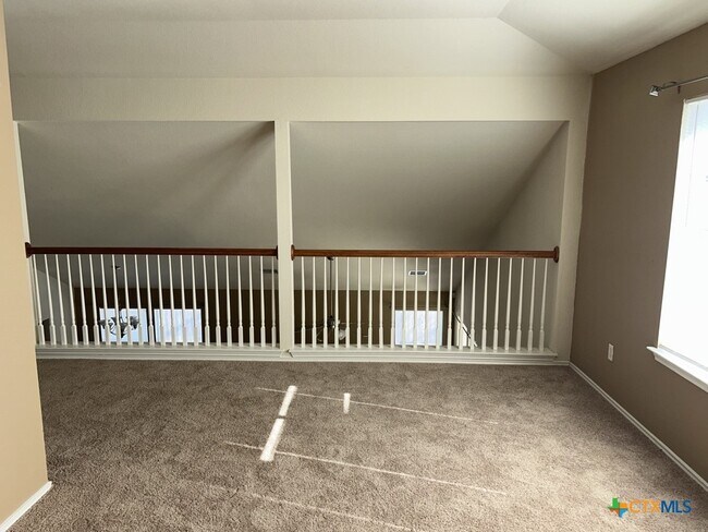 Building Photo - 4402 Golden Gate Dr