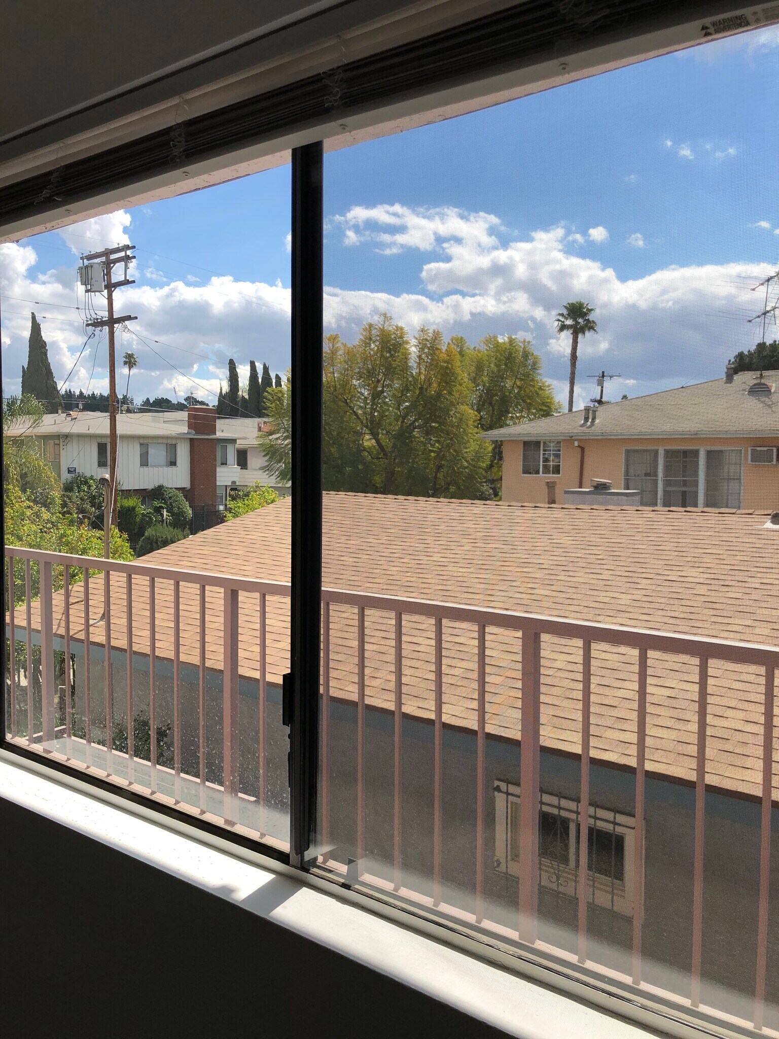 Building Photo - 1759 N Mariposa Ave