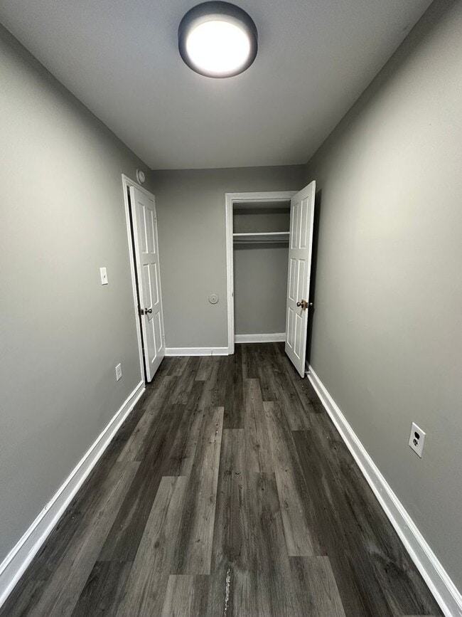 Building Photo - Newly renovated 2 bedroom