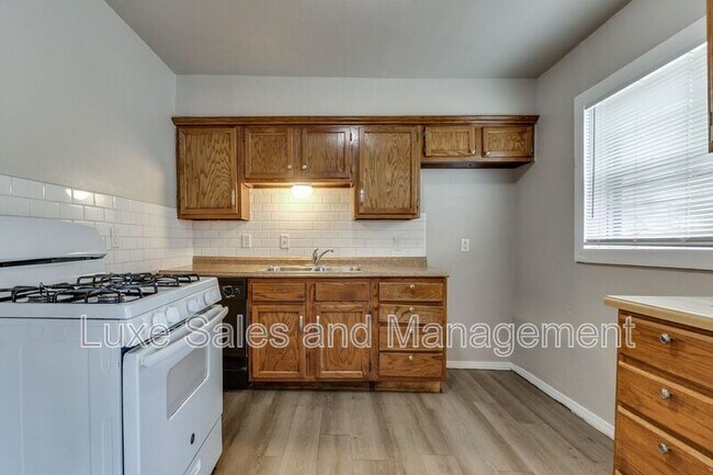 Building Photo - 1005 SW 63rd St