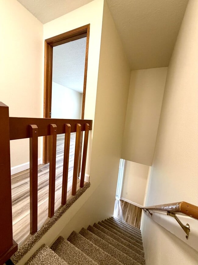 Building Photo - 0152-01D - Elm Tree Garden Apartments D