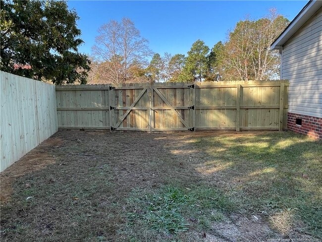 Building Photo - 140 Gibbs Rd