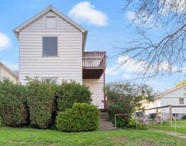 Building Photo - 325 E 8th St