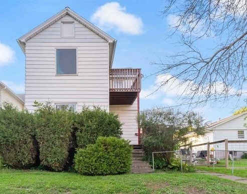 Building Photo - 325 E 8th St