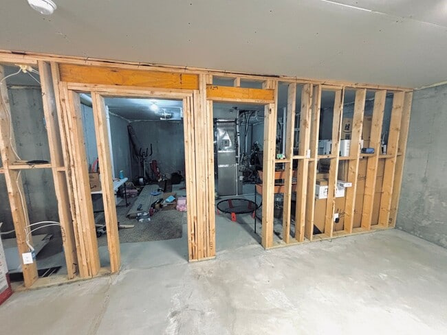 Building Photo - Solar Home!  Beautiful 4bed/3bath Single Family Home in Shakopee