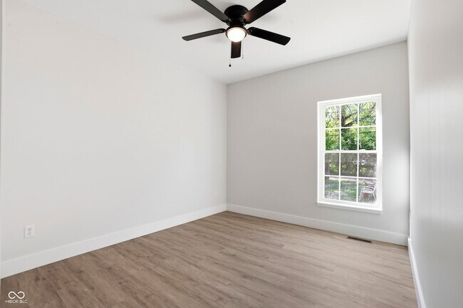 Building Photo - 4623 Rookwood Ave