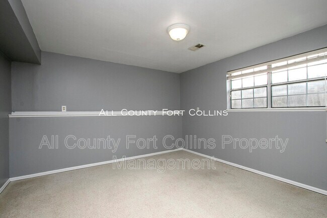 Building Photo - C406 Chukar Ct