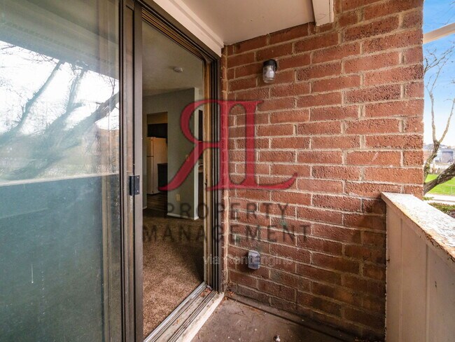 Building Photo - 155 N 17th St