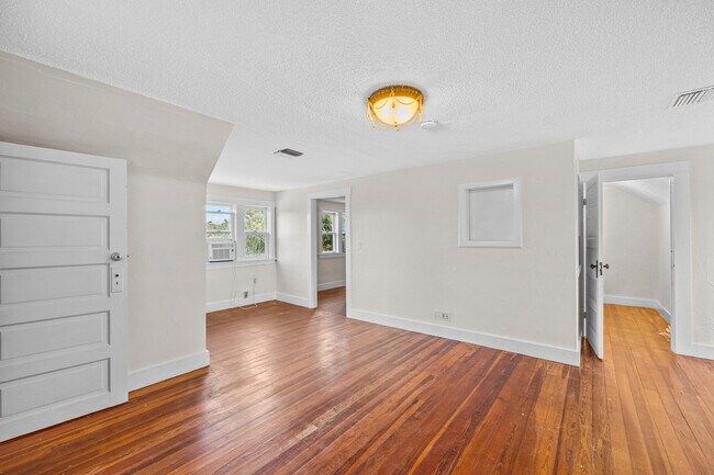 Building Photo - 507 N J St