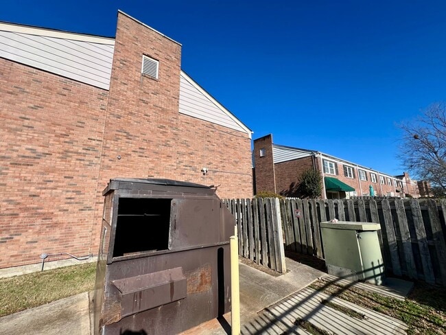 Building Photo - ***Waterfront Condo W/S/T INCLUDED!