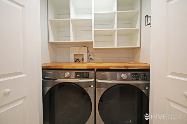 Building Photo - Modern Countryside Retreat with Fire Pit & Gazebo!